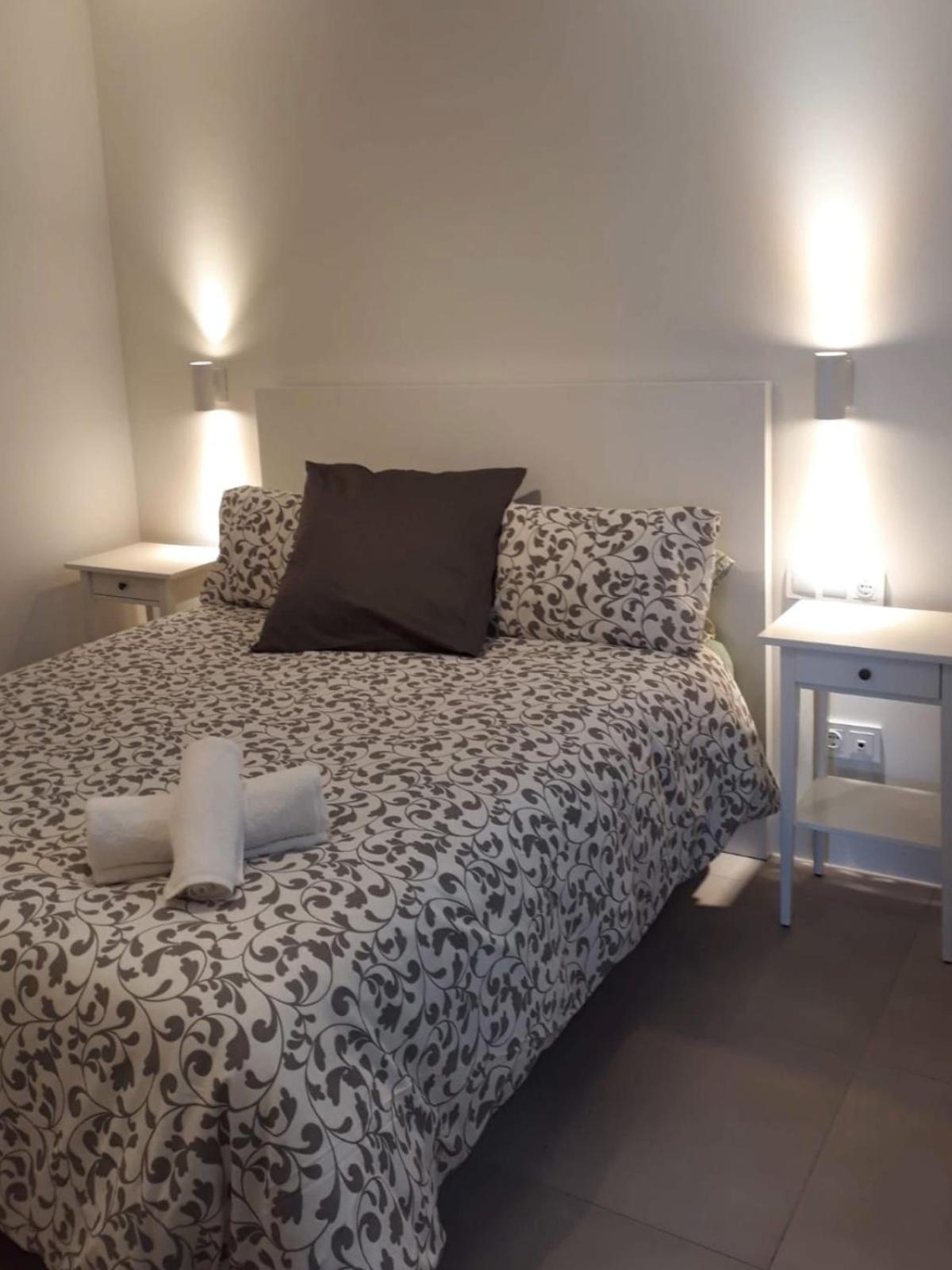 Apartamento En Primera Linea De Playa, Con Piscina Y Garaje En Torrox Costa Bagian luar foto