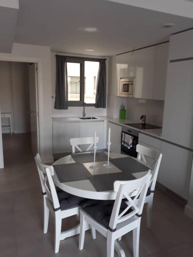 Apartamento En Primera Linea De Playa, Con Piscina Y Garaje En Torrox Costa Bagian luar foto
